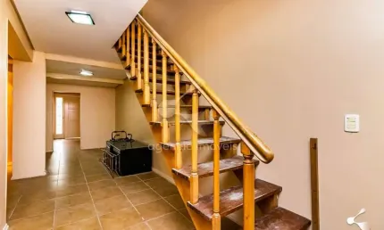 Excelente casa MOBILIADA 4 dormitórios para locação, com 240m², churrasqueira, piscina e 2 vagas, n