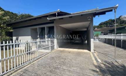 Casa com 4 quartos à venda no Itaum, Joinville  por R$ 750.000