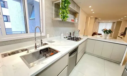 Apartamento com 3 quartos à venda no Saguaçu, Joinville  por R$ 1.390.000
