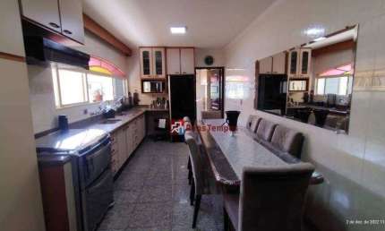 Sobrado com 4 dormitórios, 1 suite, 2 vagas à venda, 169 m² por R$ 800.000 - Cidade Patriarca - São Paulo/SP