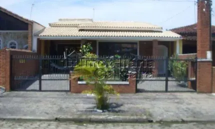 Casa para Venda em Peruíbe, Parque Oasis, 3 dormitórios, 1 suíte, 2 banheiros, 3 vagas