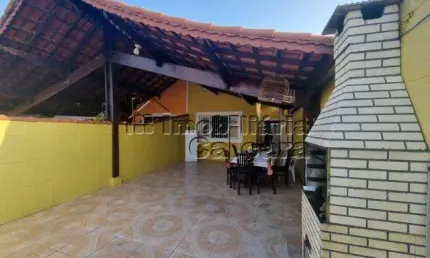 Casa para Venda em Praia Grande, Balneário Maracanã, 4 dormitórios, 2 suítes, 4 banheiros, 4 vagas