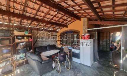 Casa para Venda em Praia Grande, Caiçara, 2 dormitórios, 2 suítes, 3 banheiros, 2 vagas