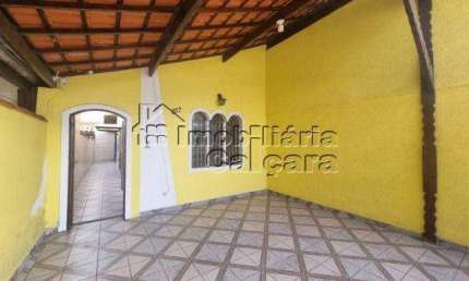 Casa com 01 dormitório no Centro do Caiçara, á 200 metros da praia!!!