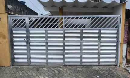 Casa para Venda em Praia Grande, Caiçara, 2 dormitórios, 2 banheiros, 2 vagas