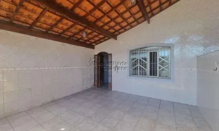 Casa com 02 dormitórios no Caiçara com espaço para fazer piscina!!!