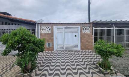 Casa com 02 dormitórios no Caiçara, á 400 metros da praia!!!