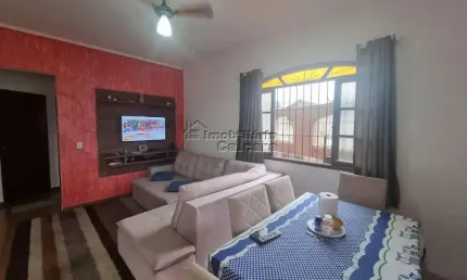 Casa com 03 dormitório, no Caiçara á 100 metros da praia!!!