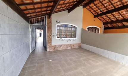 Casa com 02 dormitórios, no Bairro Caiçara á 100 metros da praia!!!