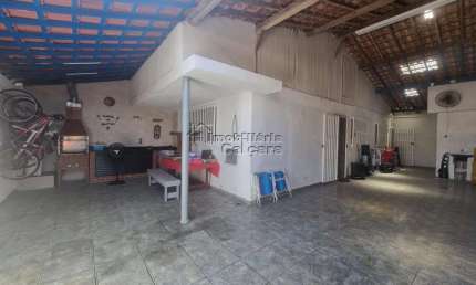 Casa para Venda em Praia Grande, Caiçara, 1 dormitório, 1 suíte, 2 banheiros, 3 vagas