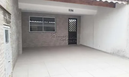 Casa com 02 dormitórios no Jardim Imperador á 500 metros da praia!!!