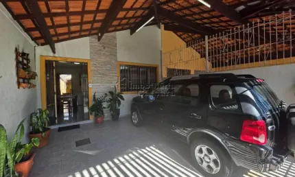 Casa com 02 dormitórios, á 300 metros da praia no jardim imperador!!