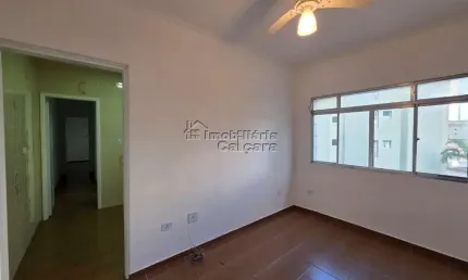 Excelente oportunidade no Caiçara, apartamento com 02 dormitórios á 200 metros da praia!!!