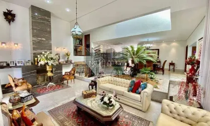 Casa com 607m² de área construída em terreno de 3,087m².