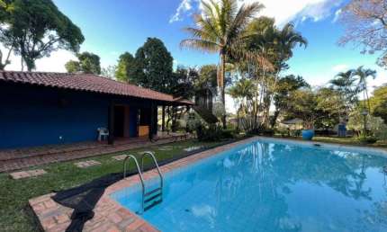 Casa com 2 quartos à venda na Rua Dona Chiquita de Castro, Braúnas, Belo Horizonte