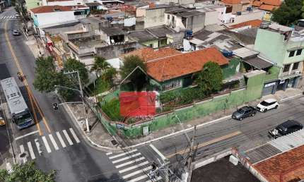 Ponto comercial estratégico, perfeito para retrofit e com grande potencial de valoriza ção, à venda