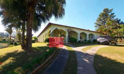 Bem-vindos ao paraíso no interior de São Paulo! Chácara deslumbrante à venda, em um dos bairros mai