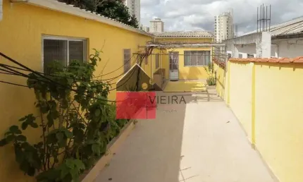 Casa à venda, 4 dormitórios, 2 vagas de garagem. Bairro do Cambuci, São Paulo, SP.  Preço de oportu