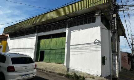 Galpão com 240m², Bairro da Paz, com doca, Próximo a Igreja Católica