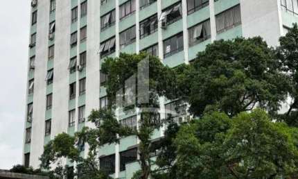 Apartamento com 04 Dormitórios a venda no Edifício Manchester de Joinville !!