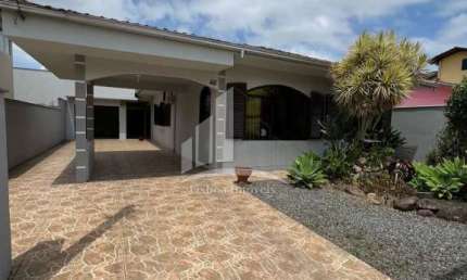 Casa com 3 quartos à venda na Rua Iririú, Iririú, Joinville