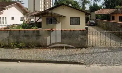 Terreno em área central do bairro Vila Nova com 728 m2 !!