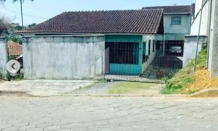Casa com 3 quartos à venda na Rua Emílio Stock, Guanabara, Joinville
