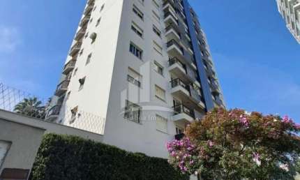 Amplo apartamento mobiliado a venda em local nobre do bairro Atiradores !!