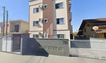 Apartamento térreo a venda no bairro Espinheiros !!