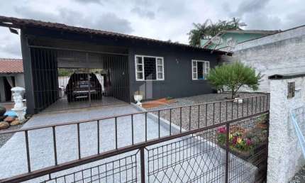 Casa com 3 quartos à venda na Rua Colombo, João Costa, Joinville
