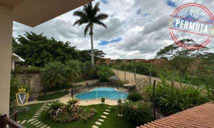 Casa à venda com 3 suítes e piscina - Parque das Laranjeiras - Itatiba/SP