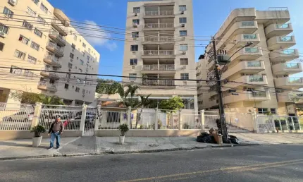 Apartamento com 2 quartos para alugar na rua retiro dos artistas, pechincha, rio de janeiro, 61 m2 por r$ 1.950