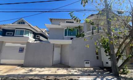 Casa em condomínio fechado com 3 quartos para alugar na Estrada da Boca do Mato, Vargem Pequena, Rio de Janeiro