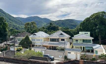 Terreno em condomínio de alto padrão em Vargem Grande
