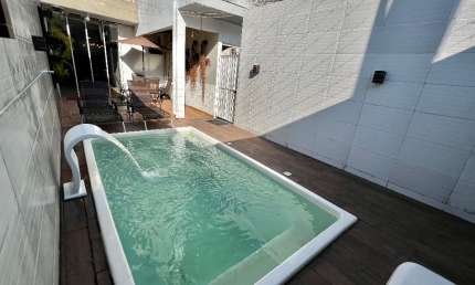 Casa com 5 quartos à venda no Forquilhas, São José , 245 m2 por R$ 990.000