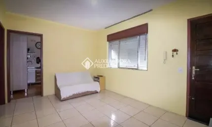 Apartamento de 2 dormitórios, de fundos, banheiro, sala cozinha