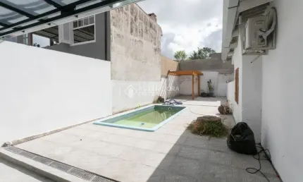 Casa 2 andares no bairro são joão, próximo à benjamin cosntant.