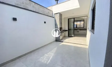 Casa á venda com 03 dormitórios sendo 1 suite no Bairro Jardim Marambaia / Jundiaí