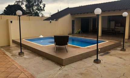 Casa com 4 quartos à venda na Rua João Gilberto Santos, ., Tucano, Londrina