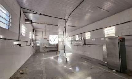 Locação ou Venda de Galpão de 175m² AC 300m² AT - Parque Industrial