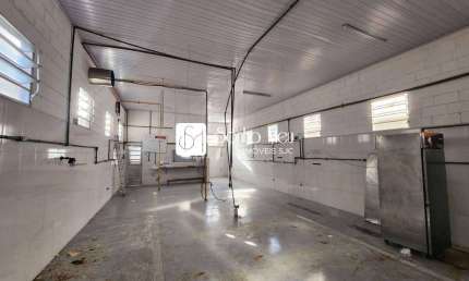 Locação ou Venda de Galpão de 175m² AC 300m² AT - Parque Industrial