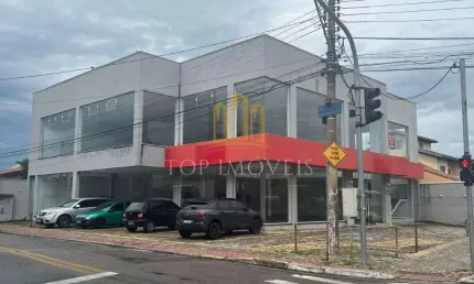 Ponto comercial com 671m2 de area construida na Av. barbacena
