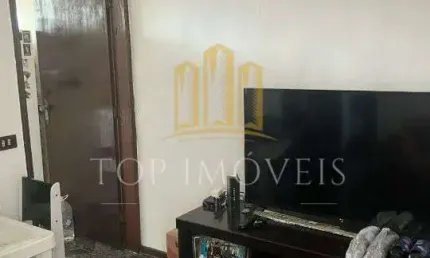 Apartamento com dois quartos um dos quartos com ar-condicionado, Wc social com box, area de servico, sala, cozinha com moveis planejados, garagem coberta. Aceita Financiamento