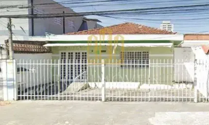 Casa terrea em terreno de 300 m2 no bairro vila industrial
