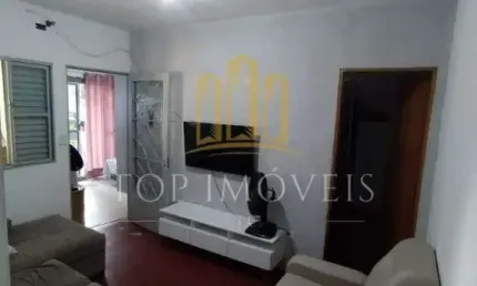 EDICULA COM LOTE INTEIRO, com 250 m2 sendo 2 dormitorios, sala cozinha e lavanderia, com varias vagas, zona leste.