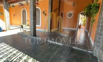 Linda Casa Localizada no Jardim Portugal com Planejados