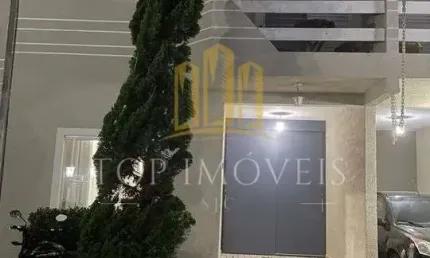 Maravilhosa casa tres dormitorios em condominio fechado