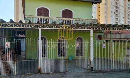 Espacosa casa tres dormitorios, suite ,com edicula no melhor local da vila industrial