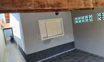 Oportunidade! Casa de 2 dormitorios com planejados e piscina no Residencial Uniao - Zona Sul