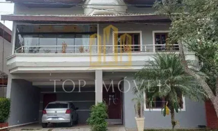 Sobrado com 5 dormitorios, sendo 4 suites no Altos da Serra II - Urbanova
